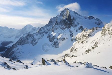 雄伟美丽的雪山图片