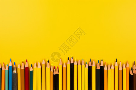 色彩斑斓的铅笔背景图片