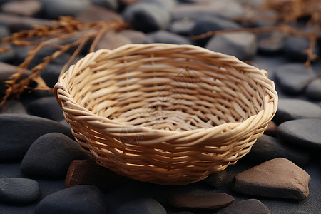 柳条编织的空篮子图片