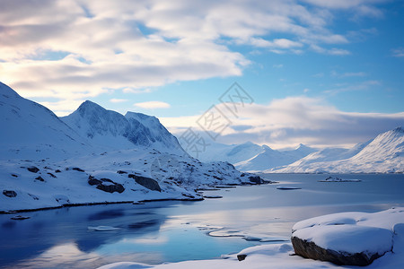 冬季寒冷的北冰洋场景高清图片