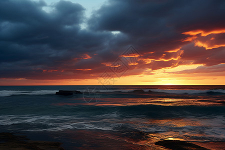 海上炫丽的落日景观图片