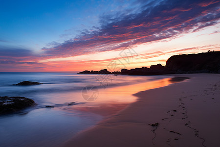 日落时的红色沙滩高清图片