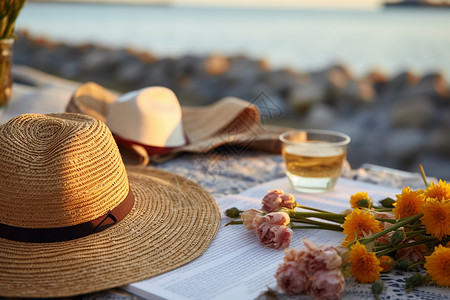 帽子和花朵海边风景背景