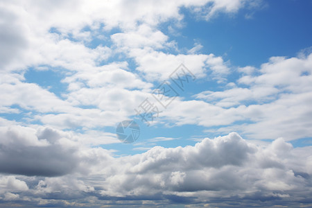 夏日天空中的云朵图片