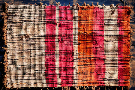 彩纱编织的手工地毯图片
