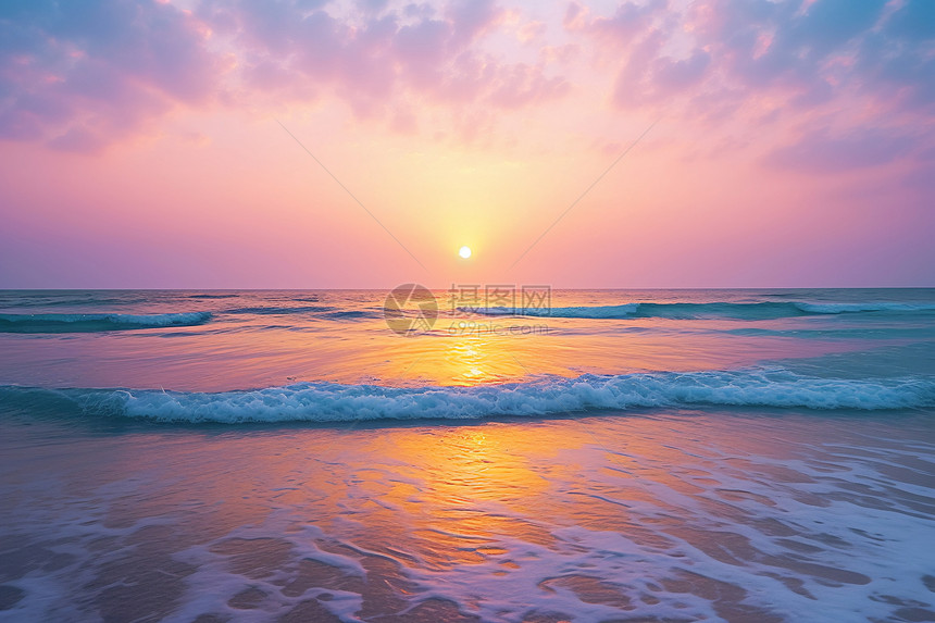 海岸线上的日落海图片