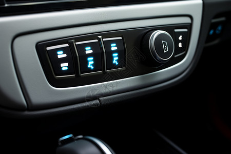 汽车的仪表盘和方向盘控制按钮图片
