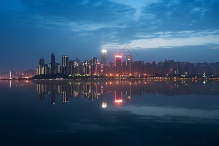 夜幕下的繁华城市图片