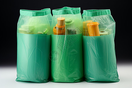 可回收利用的绿色垃圾袋图片
