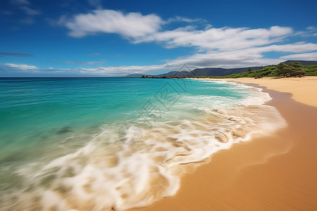 海浪拍打沙滩拍打海岸的海浪背景