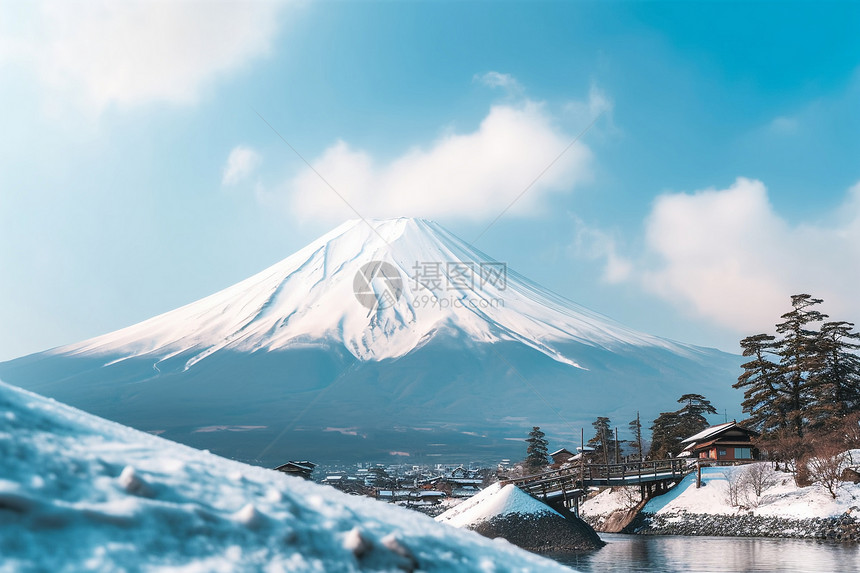 冬季冰雪覆盖的富士山景观图片