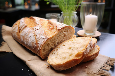 法式早餐餐桌上的一块面包背景