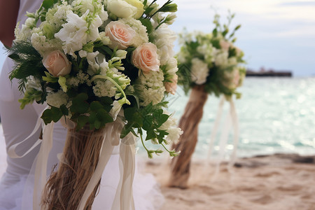 海滩婚礼中拿着捧花的新娘背景图片