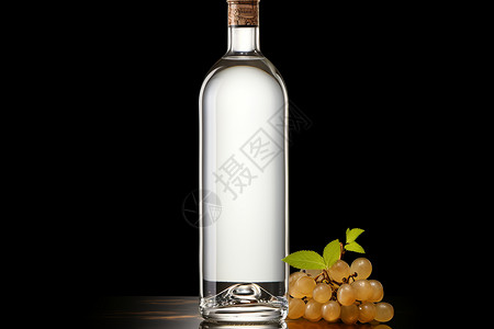 伏特加玻璃瓶玻璃瓶中的酒背景