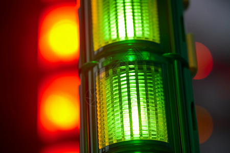 城市的红绿交通灯背景图片