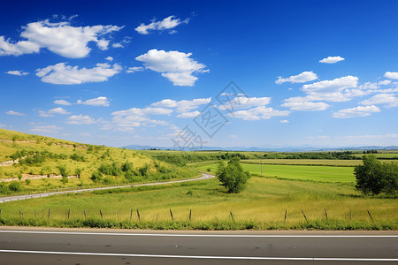 公路穿过田野背景图片