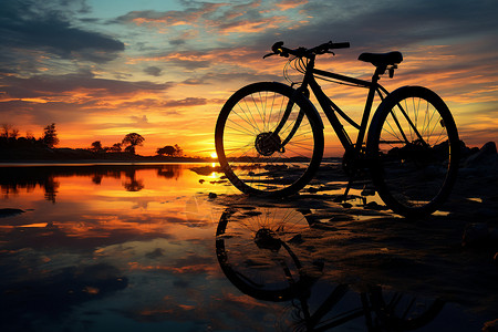 夕阳下的自行车高清图片
