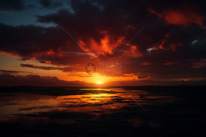 夕阳下的海滩图片