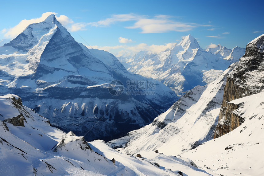 冬季的雪山图片