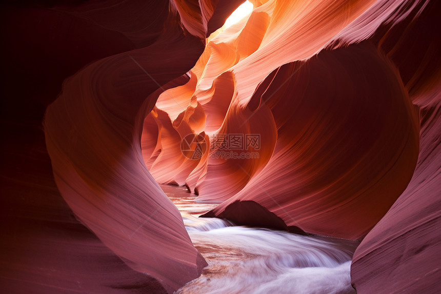 红岩峡谷中的奇景图片