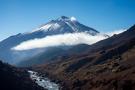 壮观雄伟的山脉背景图片