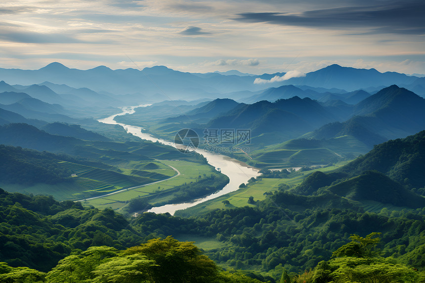 夏季山水丛林间的美丽景观图片