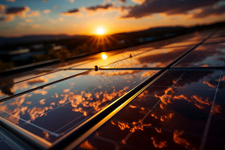 夕阳下的太阳能发电面板背景图片