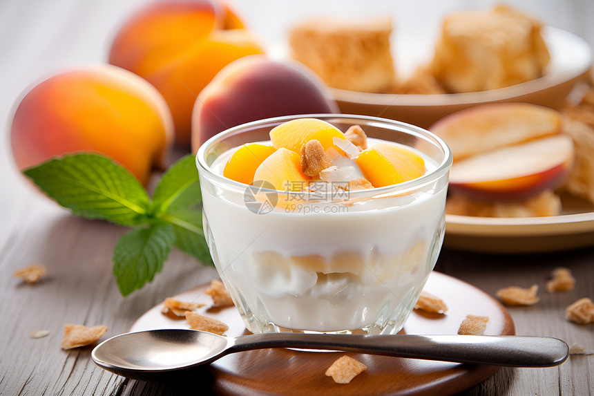 健康饮食的桃子酸奶图片