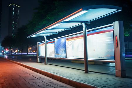 公交车车身广告夜晚城市公交车站背景