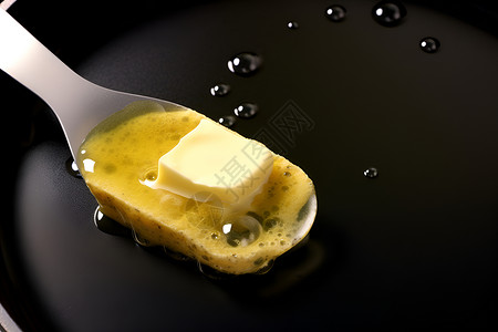 平底锅中的黄油高清图片