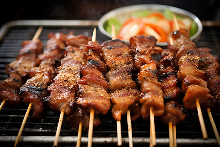 沙爹牛肉美味的烤肉串背景