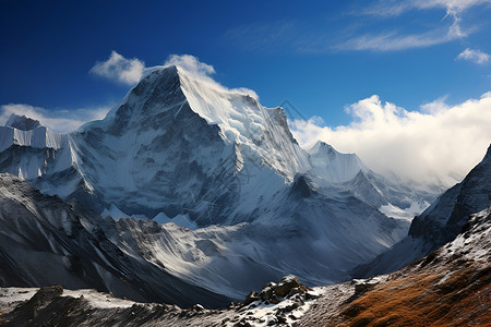 壮观的雪山景观背景图片