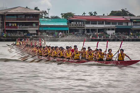 传统民族文化的龙舟竞赛背景图片