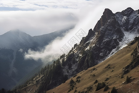群山上云雾缭绕背景图片