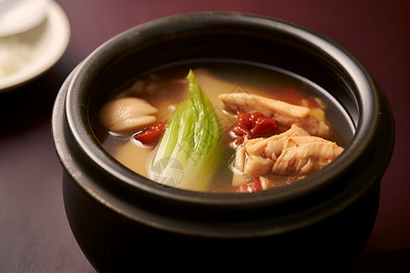 砂锅鸡汤砂锅中美味的鸡汤背景