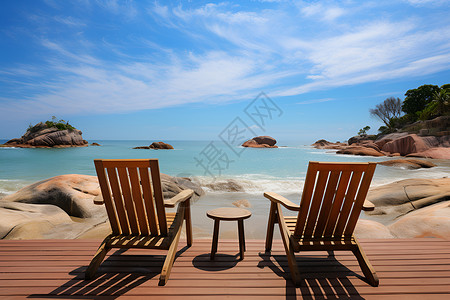 木质沙滩椅海岸旁的木质平台背景