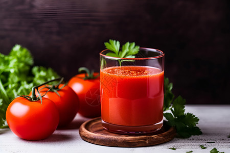 杯子中健康的番茄汁高清图片