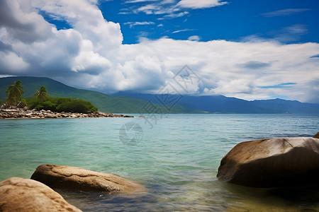 碧海蓝天山水倒映背景图片