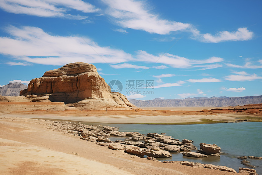 大漠蓝天水岸石巨图片