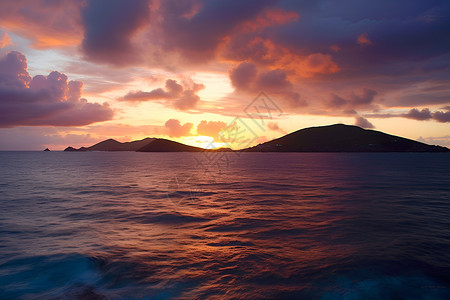 日出照耀的大海背景图片