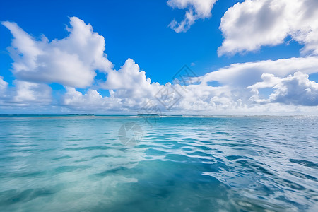 蔚蓝的海水背景图片