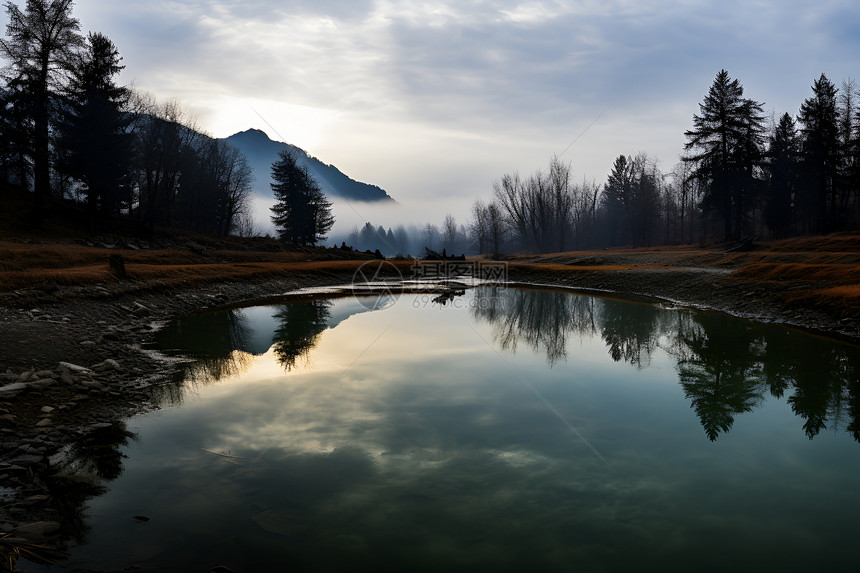 山水如画的冬季山川湖泊景观图片