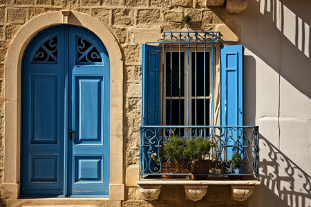 蓝色门窗和阳台背景图片