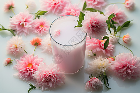 粉色花朵簇拥下的牛奶背景图片