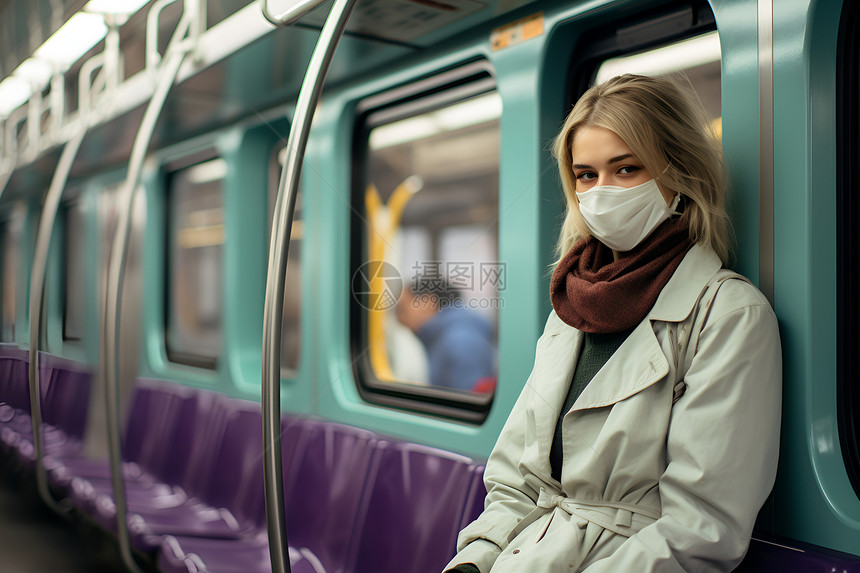 地铁上戴口罩的女子图片