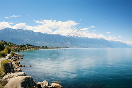 湖光山色蓝天白云背景图片