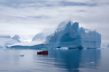 皮筏冰山下的船只背景