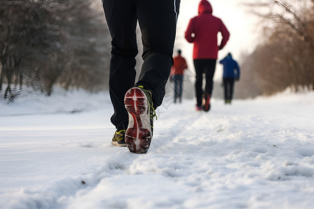 跑步鞋子冬日徒步雪地漫步背景