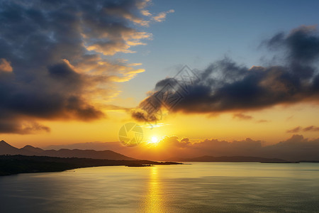 日出时的湖泊风景背景图片