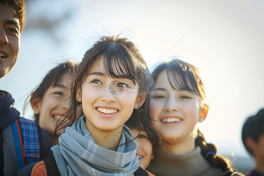 阳光下的少女图片